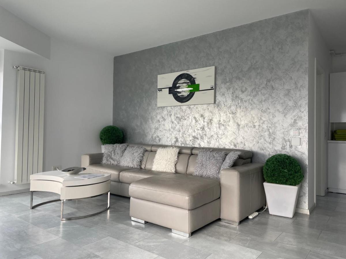 Luxury Westpark 2 Residence With Lake View 布加勒斯特 外观 照片